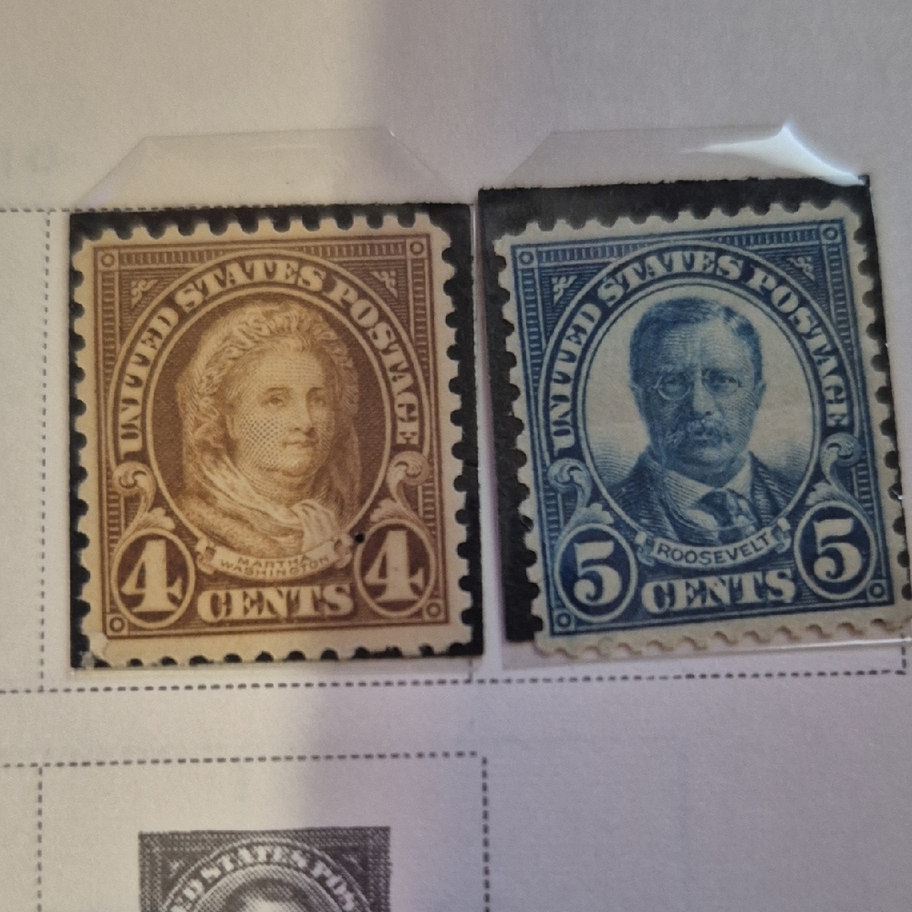 Vintage U.S. Postage 4¢ Brown & 5¢ Blue Stamps - Pair